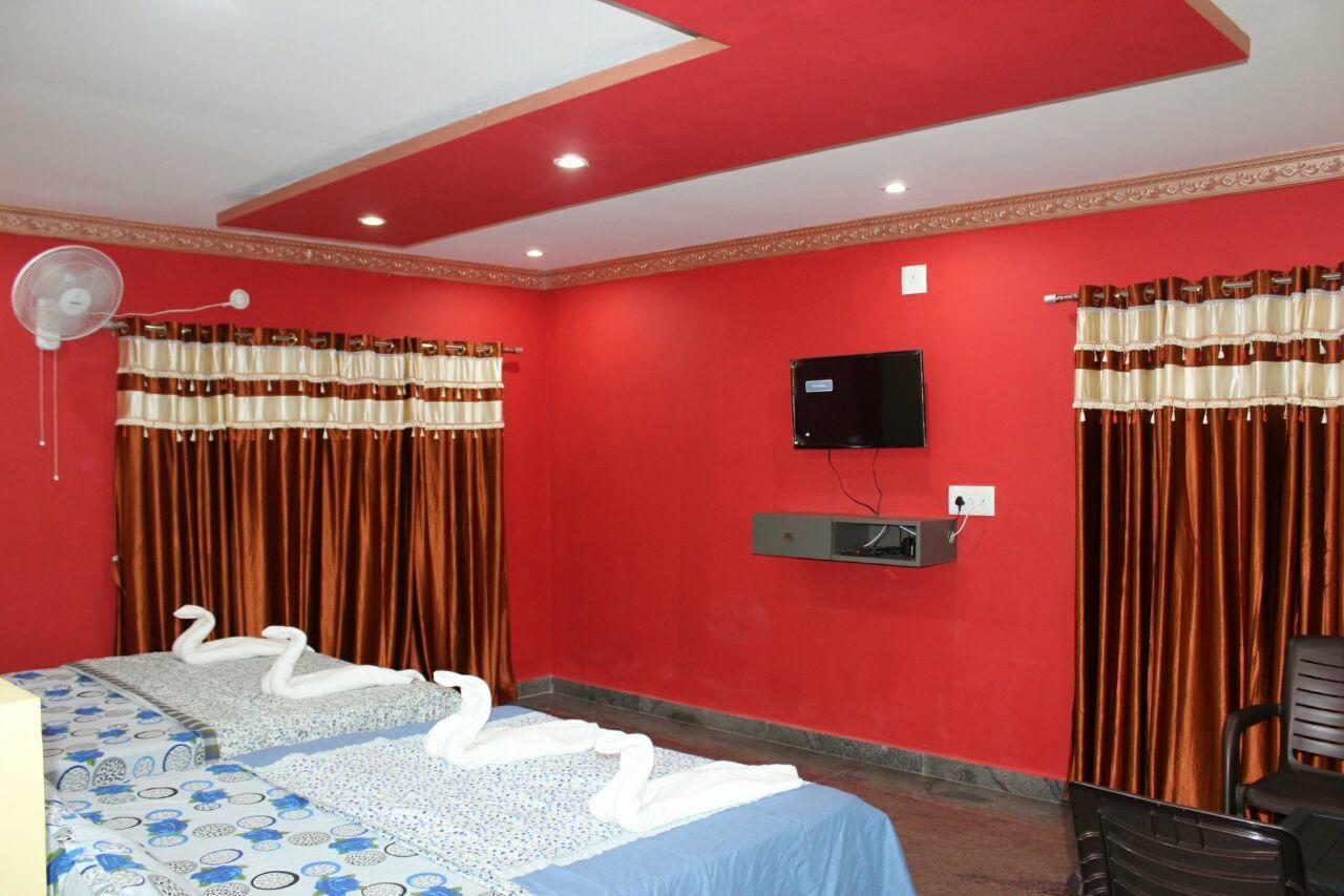 Iroomz Sri Vinayaka Comfort Virajpet Bagian luar foto
